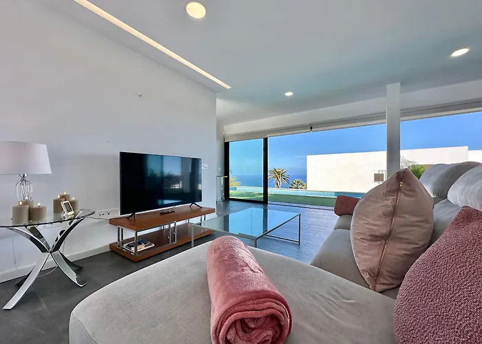 Karina Santa Úrsula